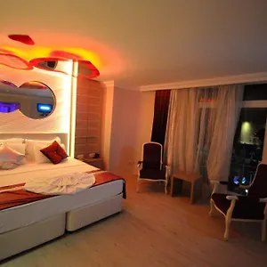 Dora Marmaris
